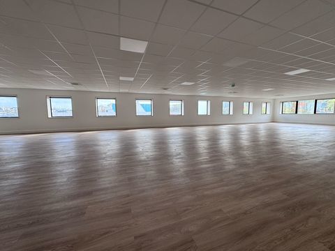 Bureaux - A VENDRE - 255 m&sup2; non divisibles 714000 93110 Rosny sous bois