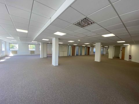 Bureaux - A LOUER - 1&nbsp;969 m&sup2; divisibles &agrave; partir de 256 m&sup2; 32817 93100 Montreuil