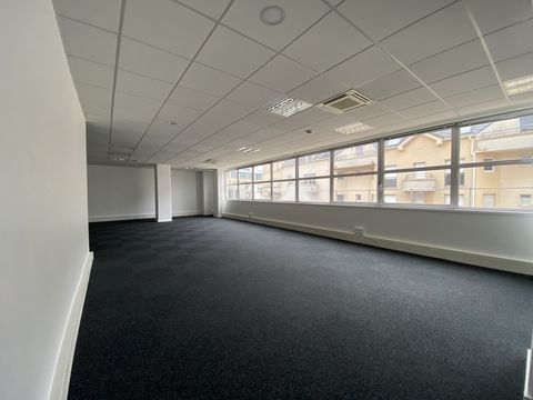 Bureaux - A LOUER - 560 m&sup2; divisibles &agrave; partir de 133 m&sup2; 7467 94140 Alfortville