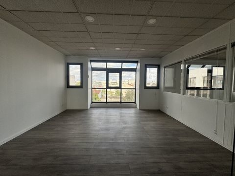 Bureaux - A LOUER - 473 m&sup2; non divisibles 5518 94200 Ivry sur seine