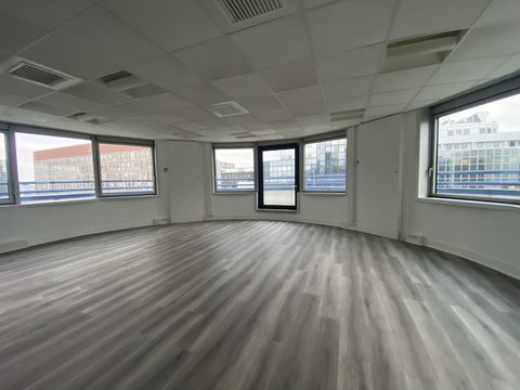 Bureaux - A LOUER - 3&nbsp;667 m&sup2; divisibles &agrave; partir de 200 m&sup2; 41254 93160 Noisy le grand