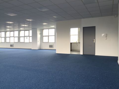 Bureaux - A LOUER - 255 m&sup2; non divisibles 2550 93100 Montreuil