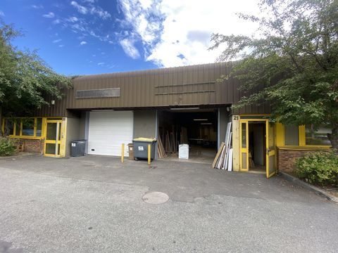 Locaux d'activit&eacute; - A LOUER - 1&nbsp;044 m&sup2; non divisibles 9570 93150 Le blanc mesnil