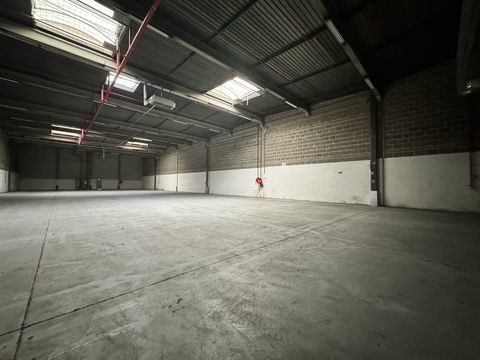 Locaux d'activit&eacute; - A LOUER - 6&nbsp;795 m&sup2; divisibles &agrave; partir de 1&nbsp;386 m&sup2; 42469 95220 Herblay