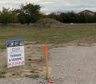  Terrain 1832 m� Champdieu