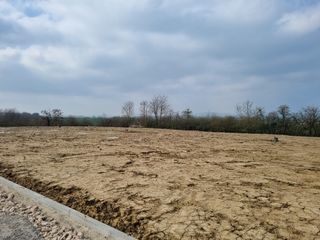  Terrain 319 m� Verny