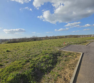  Terrain 230 m� Verny