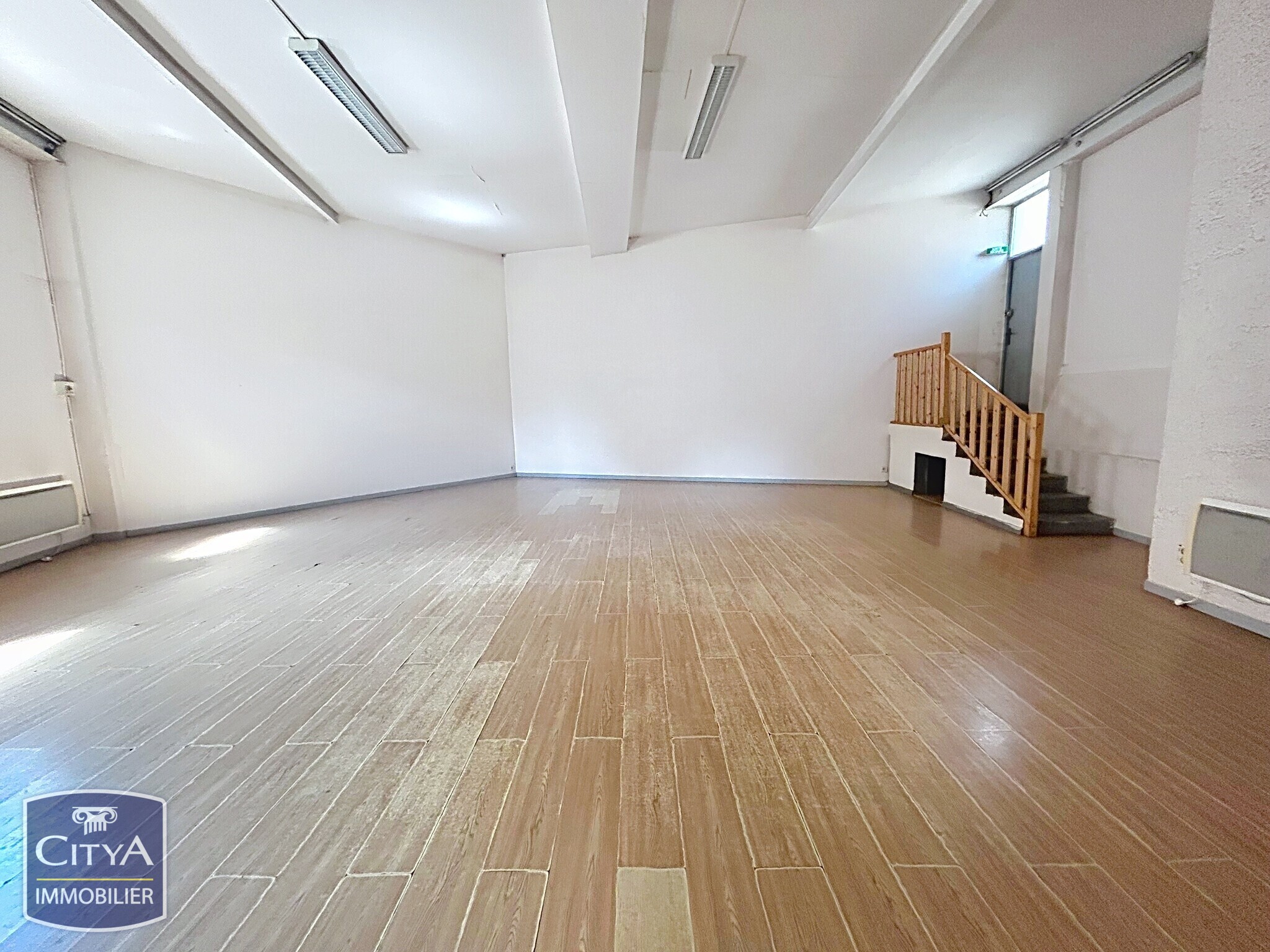 immeuble 185000 69230 Saint-genis-laval
