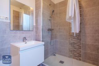  Appartement � vendre 5 pi�ces 82 m�