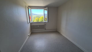  Appartement � louer 4 pi�ces 77 m�