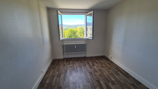  Appartement � louer 4 pi�ces 77 m�