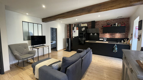   MAISON DE VILLAGE AVEC COUR INTERIEURE & DEPENDANCES Maison - 3 pi�ce(s) - 60 m�