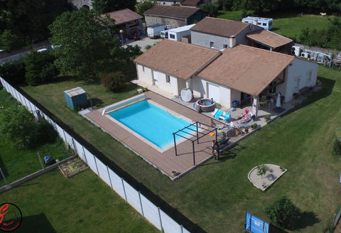   Ensemble immobilier de 3 maisons sur beau terrain. Maison - 11 pi�ce(s) - 282 m�