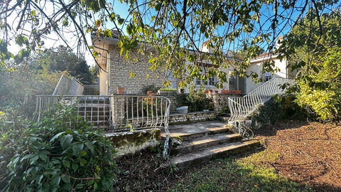   BESSINES GRANDE MAISON D'HABITATION Maison - 7 pi�ce(s) - 236 m�