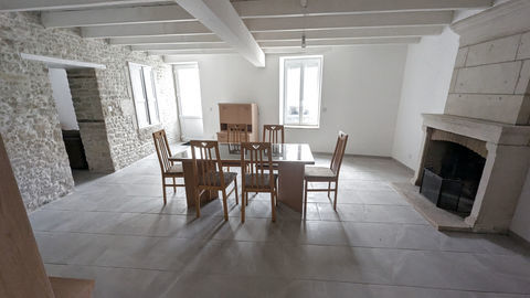   Saint-Hilaire-La-Palud Maison d'habitation enti�rement r�nov�e 4 chambres Maison - 7 pi�ce(s) - 165 m�