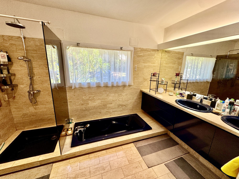 � vendre  Maison Uchaux (84100)