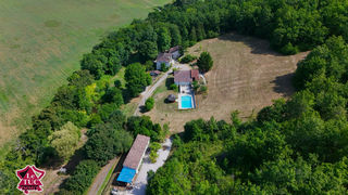  Propri�t�/ch�teau � vendre 15 + pi�ces 409 m�