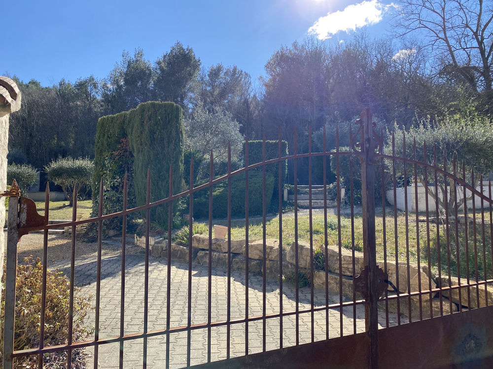 � vendre  Propri�t�/ch�teau Boll�ne (84500)