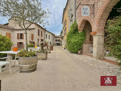 Bar-restaurant au coeur d'un village m&eacute;di&eacute;val. 140400 47140 Penne d agenais