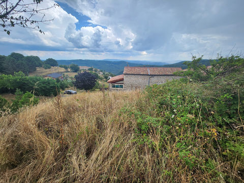   Maison dominante � 500m - vue panoramique sur la montagne - 3 logements - source - terrain - parking Maison - 10 pi�ce(s) - 250 m�