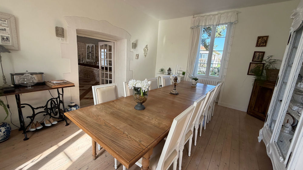 � vendre  Propri�t�/ch�teau Saint-Jean-d'Ang�ly (17400)