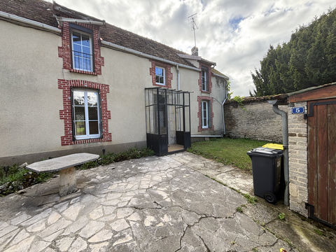   SAINTE COLOMBE SUR SEINE  Ensemble deux de Maisons avec d�pendances  terrain proches des �coles. Maison - 7 pi�ce(s) - 160 m�