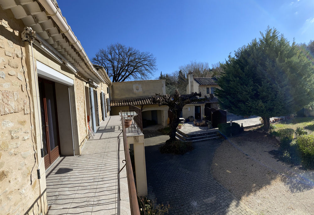 � vendre  Propri�t�/ch�teau Boll�ne (84500)