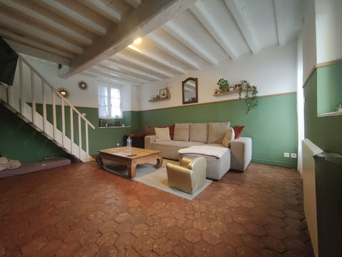   MAGNIFIQUE LONGERE DE 110 M2 HABITABLE RENOVEE SUR 500 M2 DE TERRAIN CLOS AU CALME A MARISSEL Maison - 6 pi�ce(s) - 110 m�