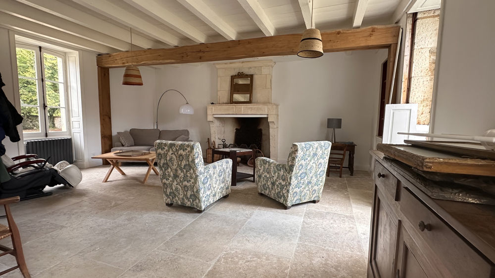 � vendre  Propri�t�/ch�teau Saint-Jean-d'Ang�ly (17400)