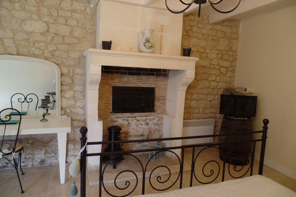 � vendre  Propri�t�/ch�teau Saint-Jean-d'Ang�ly (17400)