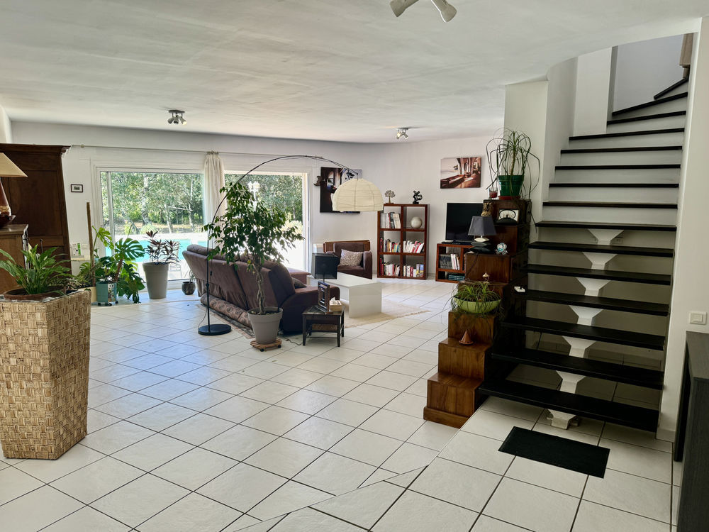 � vendre  Maison Uchaux (84100)