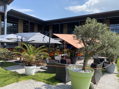 PLAINE DU FOREZ tr&egrave;s belle affaire de restauration licence 4 . 470000 42600 Savigneux