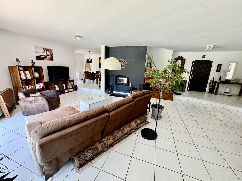 � vendre  Maison Uchaux (84100)