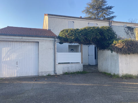   LAGNIEU - Maison mitoyenne sur 2 niveaux de type T4 de 87 m2 avec 3 chambres, garage et jardin Maison - 4 pi�ce(s) - 87 m�