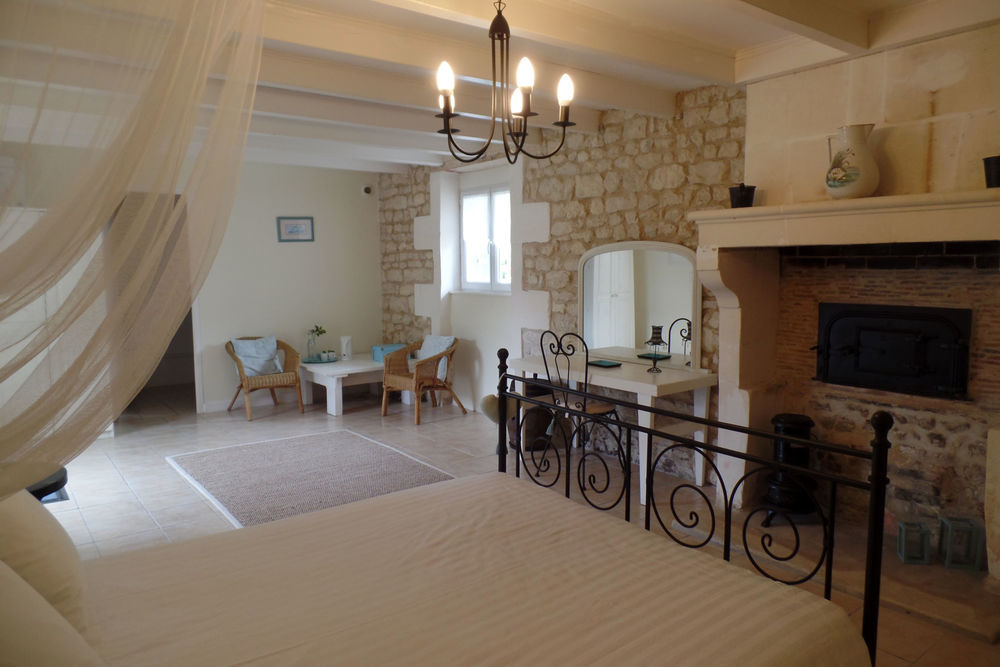 � vendre  Propri�t�/ch�teau Saint-Jean-d'Ang�ly (17400)