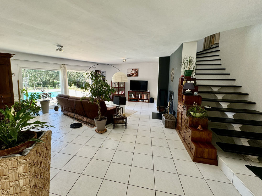 � vendre  Maison Uchaux (84100)