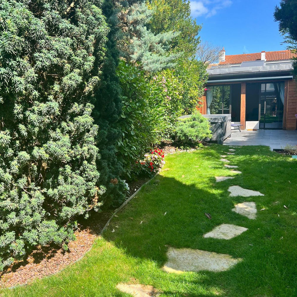 � vendre  Propri�t�/ch�teau La Rochelle (17000)