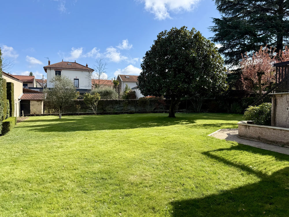 � vendre  Propri�t�/ch�teau Bron (69500)