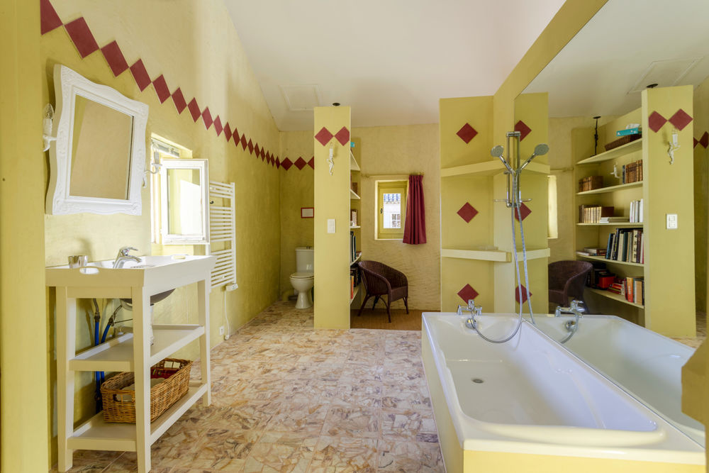 � vendre  Propri�t�/ch�teau Uz�s (30700)