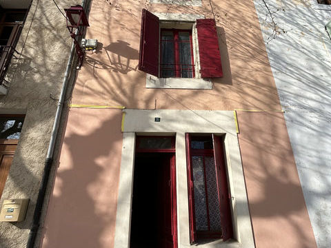   Sur la Promenade � Alzonne, maison de village de 65m2 � r�nover. Maison - 4 pi�ce(s) - 65 m�