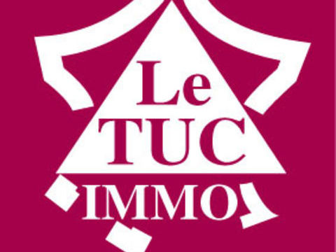 MONTBRISON CENTRE VILLE LOCAL COMMERCIAL DE 70 M2 GRANDES VITRINES 25000 42600 Montbrison