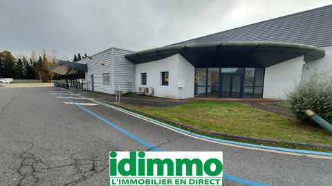 AUTERIVE-LOCAL COMMERCIAL SUR RN20. 1300 m2 2400000 31190 Auterive