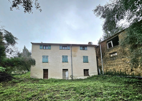   BERRE-LES-ALPES - Maison 4 Pi�ces avec grange & oliveraie Maison - 4 pi�ce(s) - 87 m�