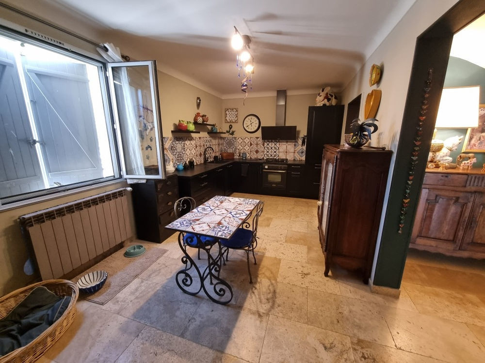 � vendre  Propri�t�/ch�teau Beaucaire (30300)