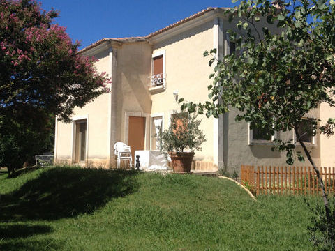   Villa � Moules Maison - 8 pi�ce(s) - 222 m�