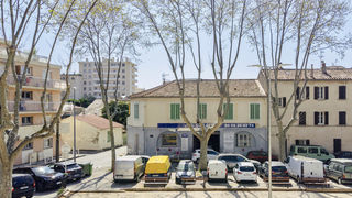  Immeuble � vendre 569 m�