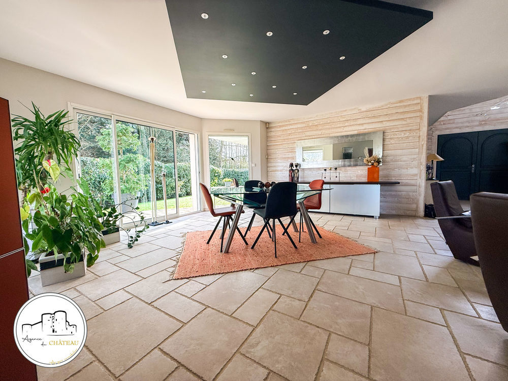 � vendre  Maison Avrill� (49240)