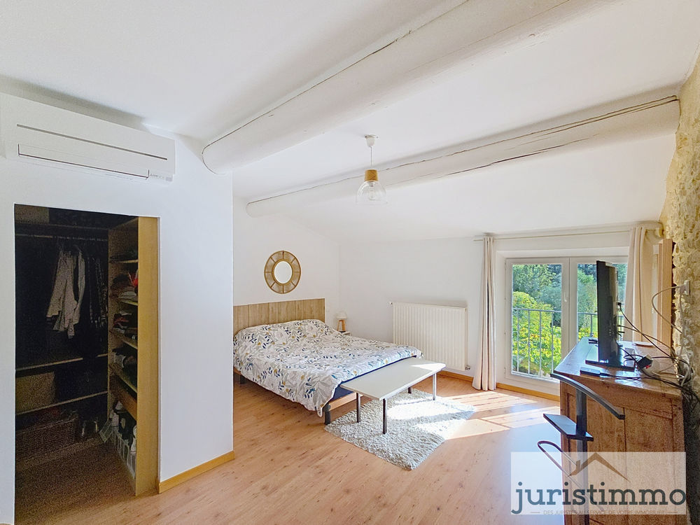 � vendre  Maison Uchaux (84100)