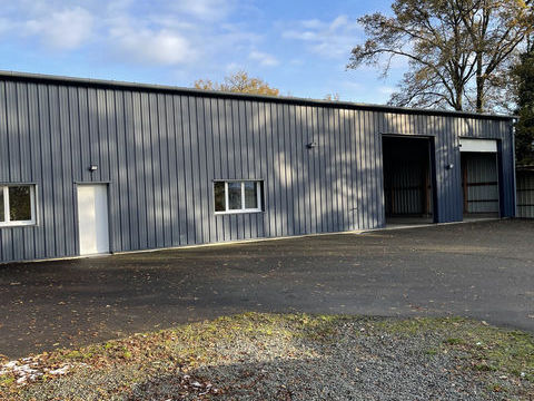 LOCAL D'ACTIVITE PROCHE AUTOROUTE 1700 72470 St mars la briere