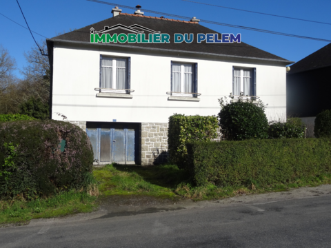   Maison 3 pi�ces au centre de Rostrenen   sous-sol et jardin Maison - 3 pi�ce(s) - 78 m�